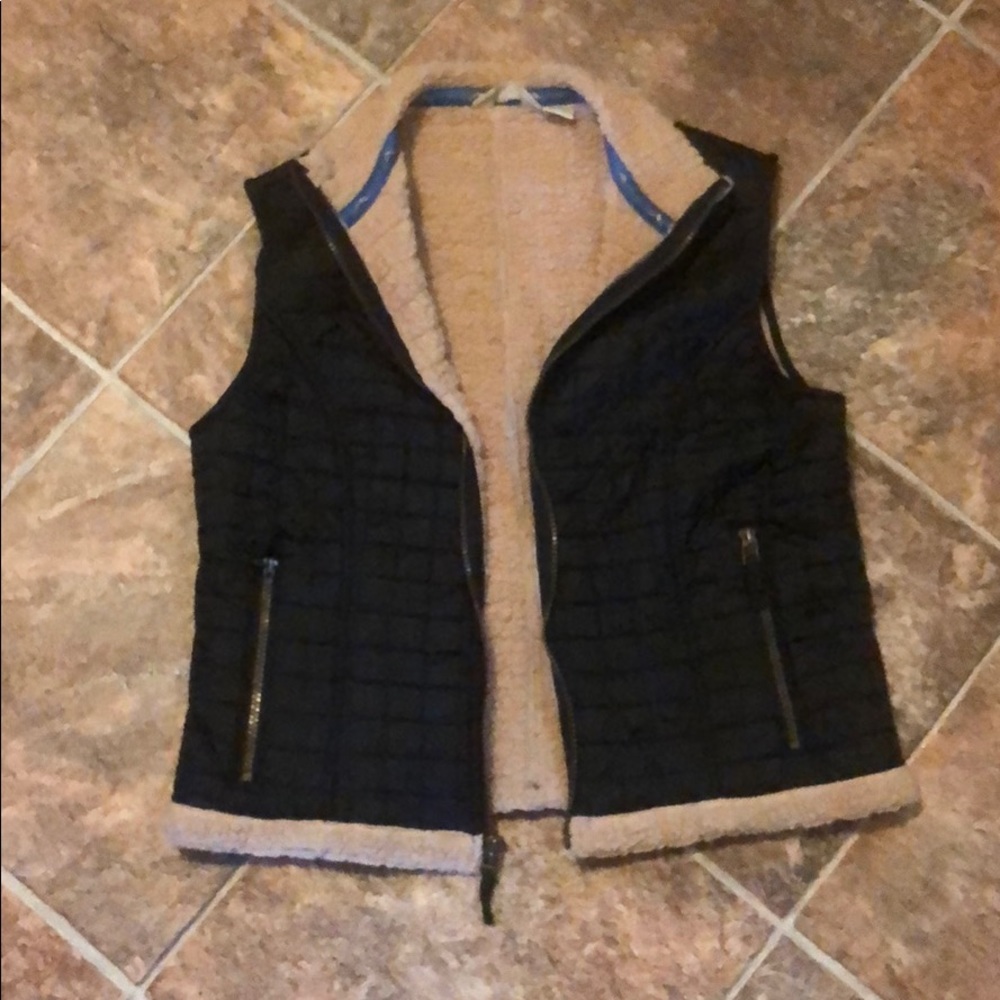 Tsunami Black and Tan Vest EUC